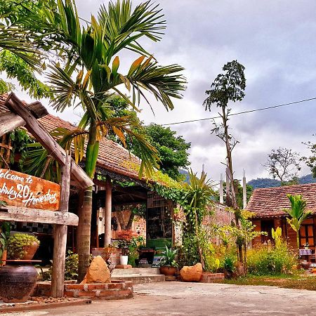 Highway 20 Homestay Phong Nha Eksteriør billede